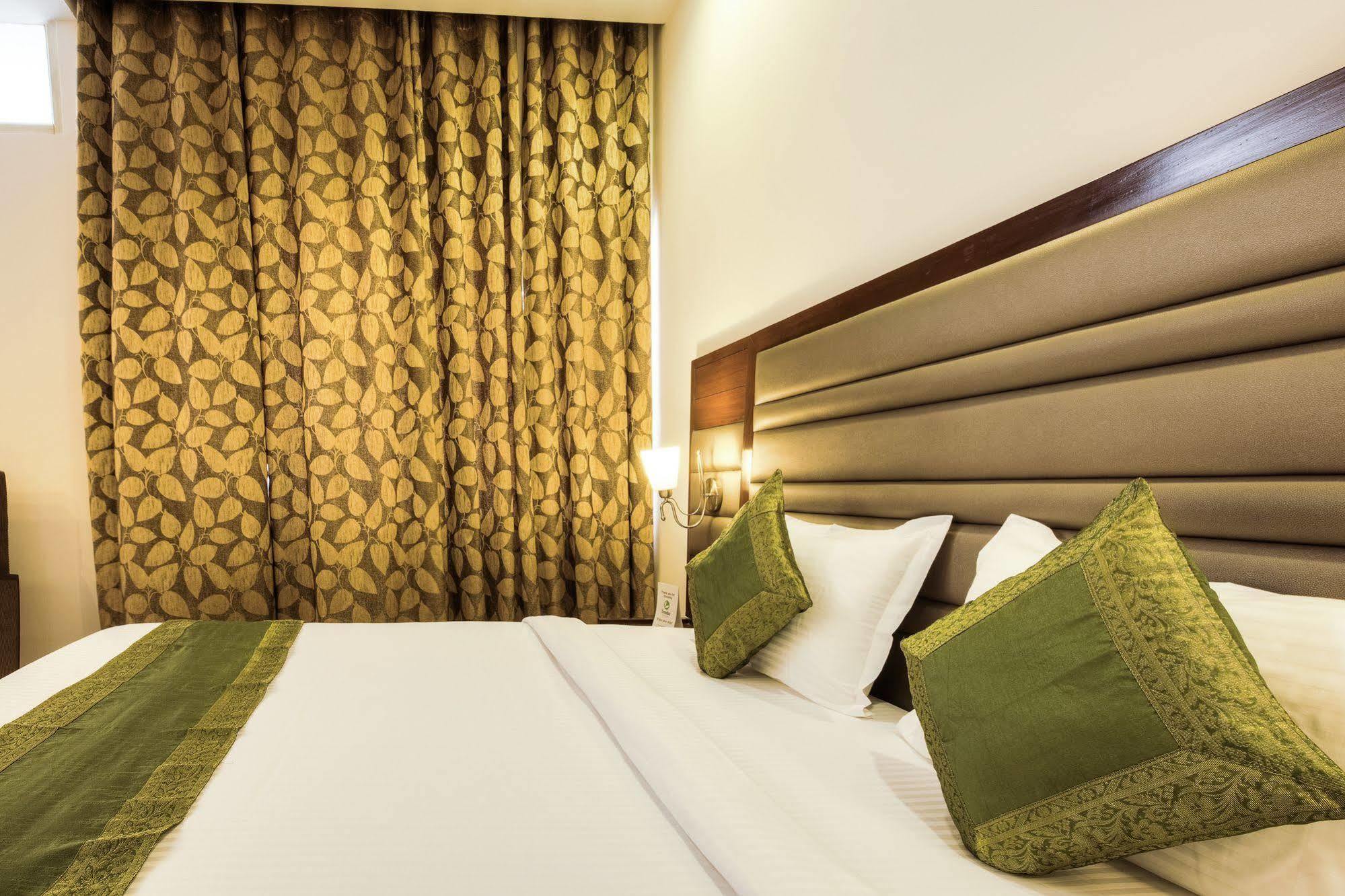 Mint Hotel Chandīgarh Eksteriør bilde