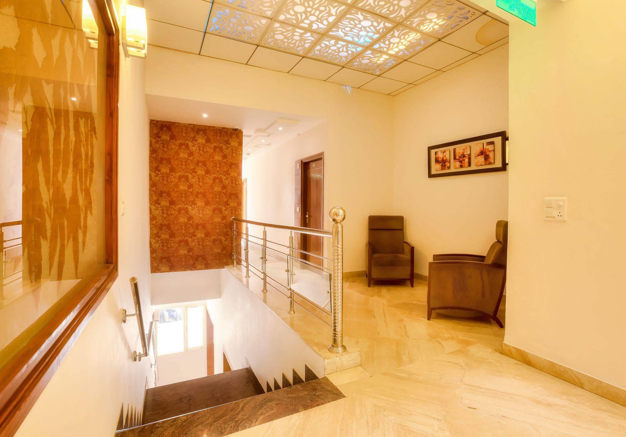 Mint Hotel Chandīgarh Eksteriør bilde